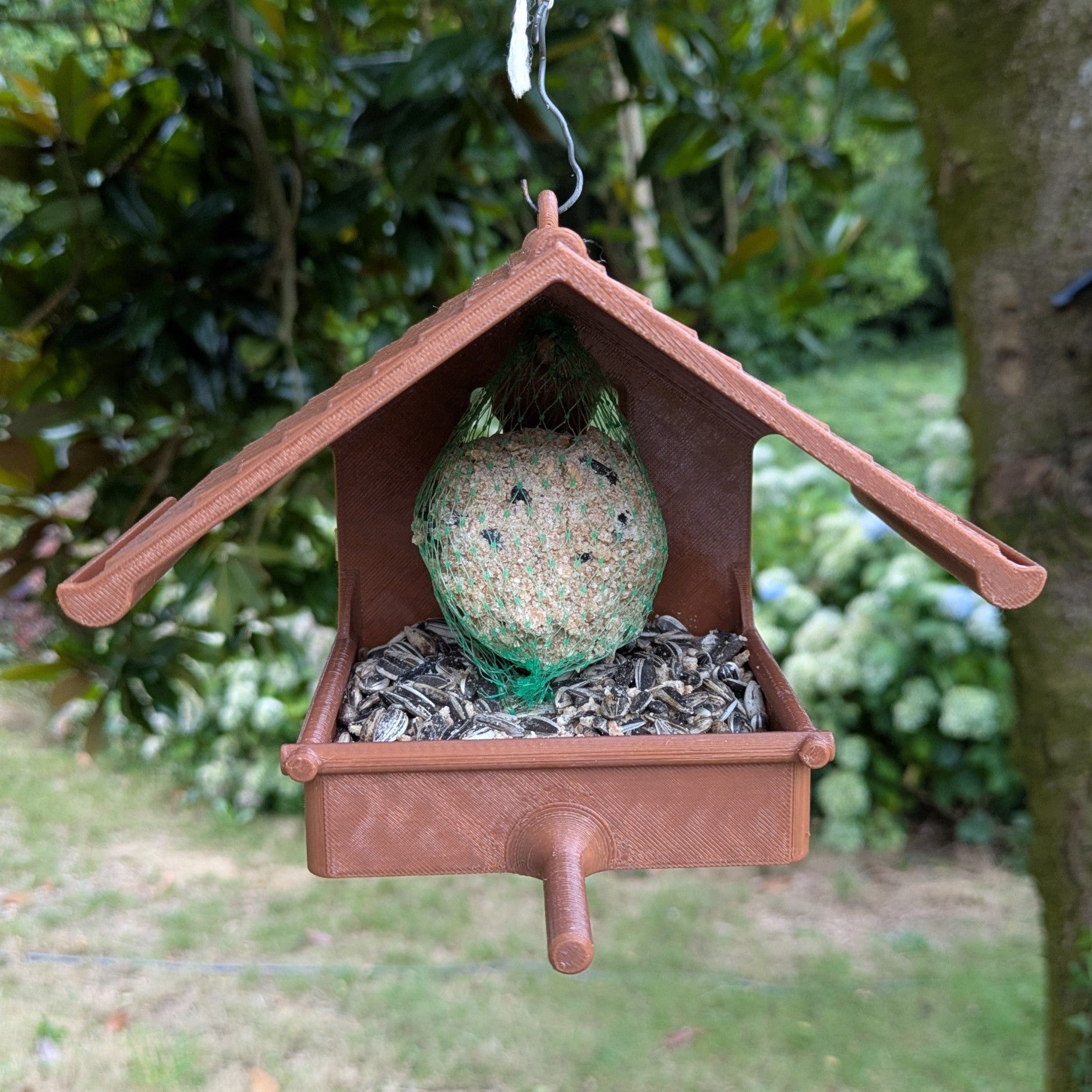 Mangeoire à oiseaux pour boule de graisse modèle maison La Buse Qui File