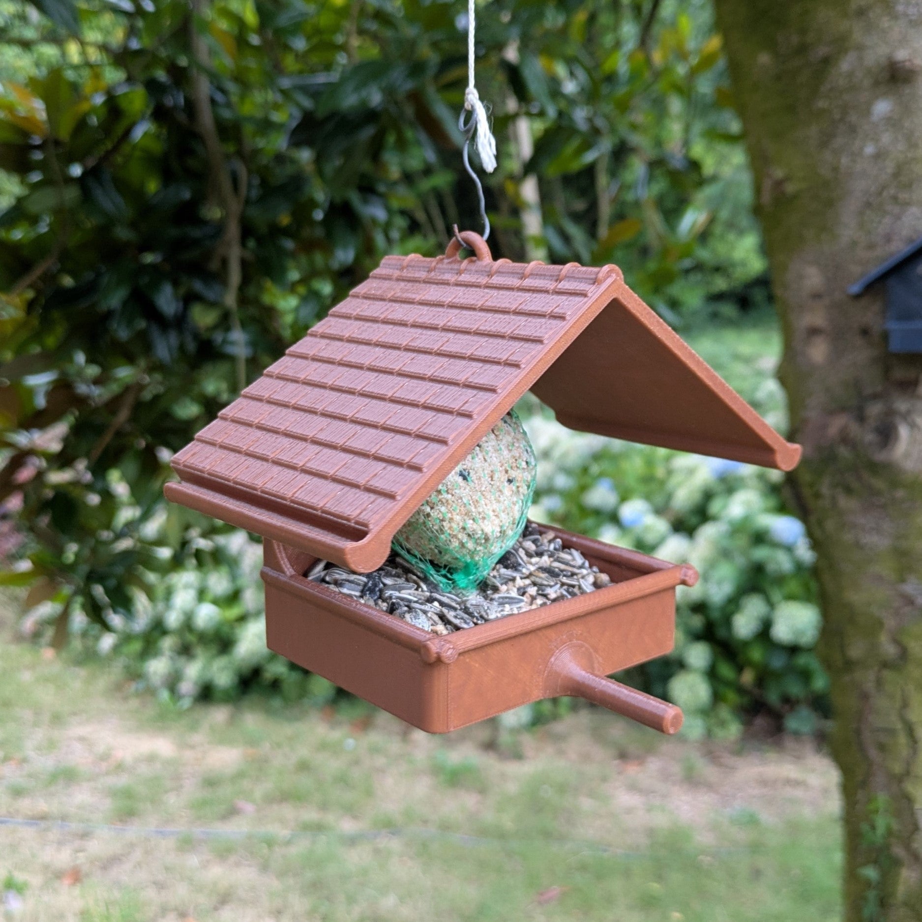 Mangeoire à oiseaux pour boule de graisse modèle maison La Buse Qui File