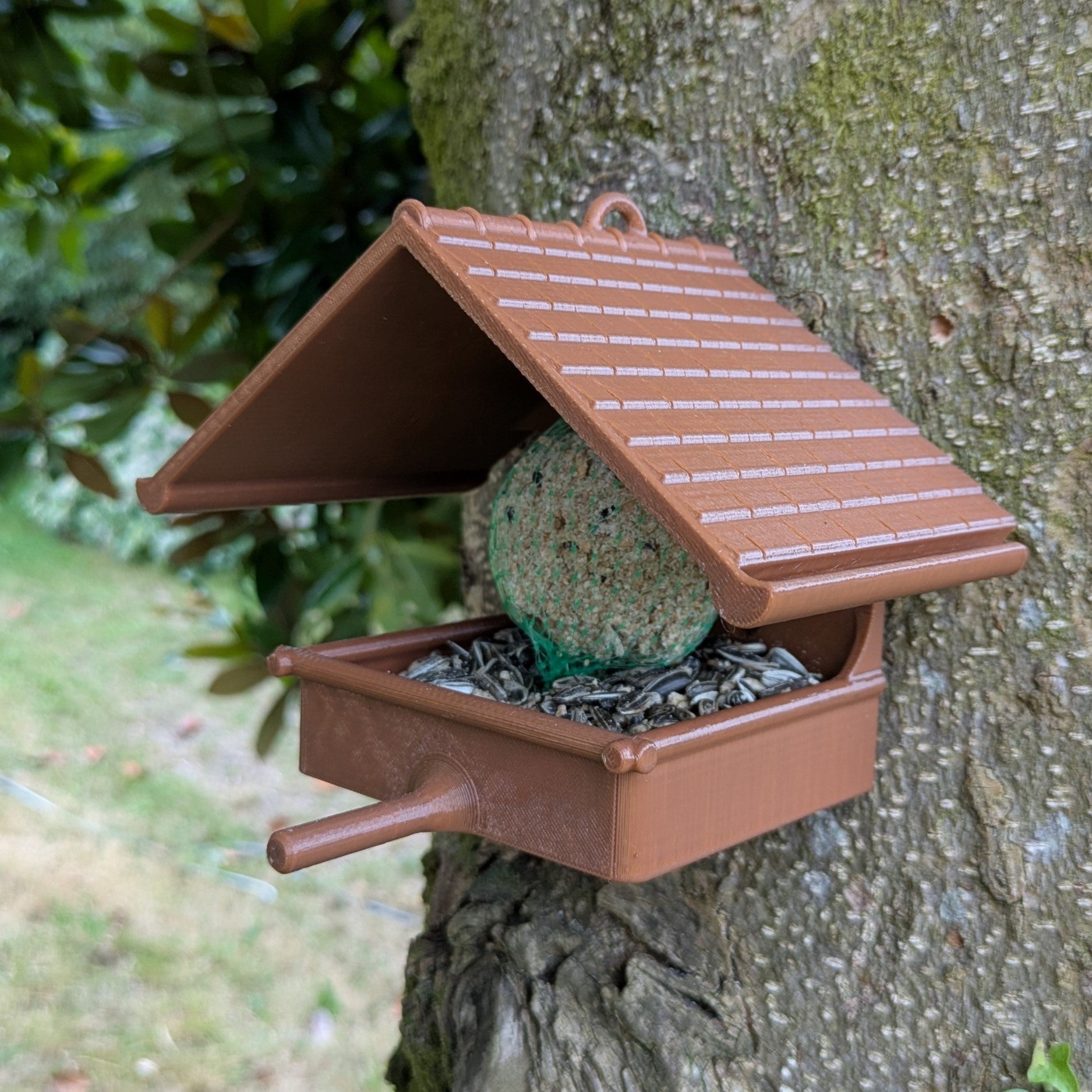 Mangeoire à oiseaux pour boule de graisse modèle maison La Buse Qui File