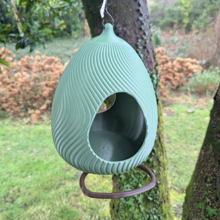 Mangeoire à oiseaux à suspendre modèle "œuf" bicolore La Buse Qui File