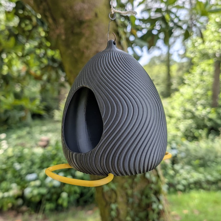 Mangeoire à oiseaux à suspendre modèle "œuf" bicolore La Buse Qui File