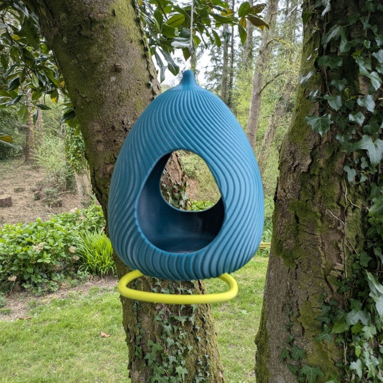 Mangeoire à oiseaux à suspendre modèle œuf bicolore La Buse Qui File