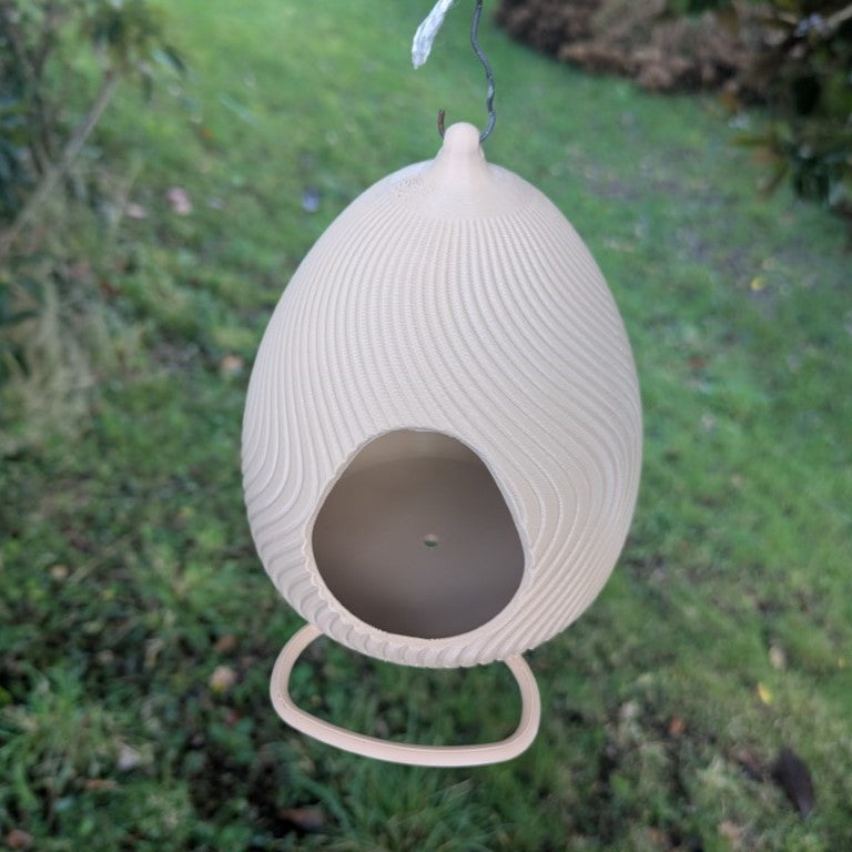 Mangeoire à oiseaux à suspendre modèle "œuf" La Buse Qui File