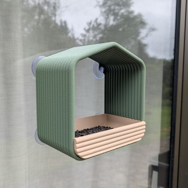 Mangeoire à oiseaux pour fenêtre modèle cabane La Buse Qui File