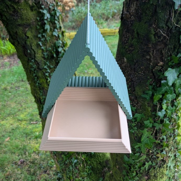 Mangeoire à oiseaux à suspendre modèle le tipi La Buse Qui File